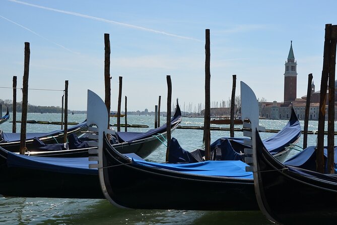 2-hour Venice Guided Walking Tour with Gondola ride - San Zanipolo and three major landmarks