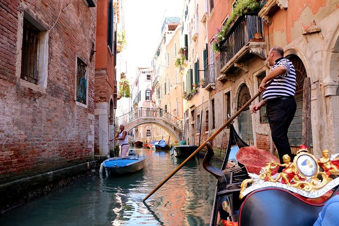 45-Minute or 1-hour Private Gondola Ride from Rialto - The gondolier can make or break the experience