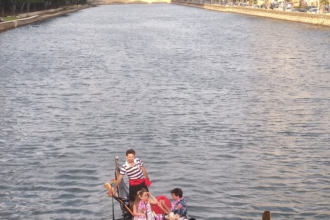 Aloha Gondola Cruise with Drinks & Pastries - Why this works for proposals and romantic occasions