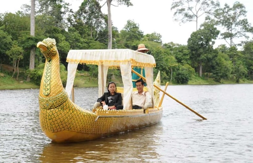 Angkor Bike tour & Gondola Sunset Boat - A short break with water and fresh fruit
