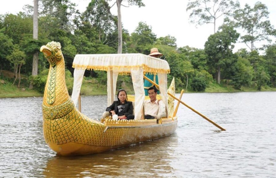 Angkor Bike tour & Gondola Sunset Boat w/ Drinks & Snack - Guide service and the value of a small group