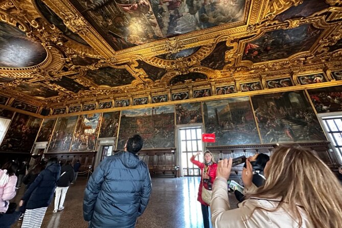 Best Of Venice: Saint Mark's Basilica, Doges Palace with Guide and Gondola Ride - What $125 buys you