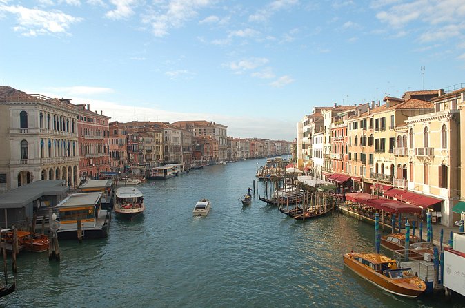 Best of Venice Tour: City Highlights & Gondola Ride - The optional boat ride through Venice