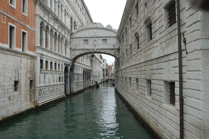 Best of Venice Tour: City Highlights & Gondola Ride - What the available feedback tells me
