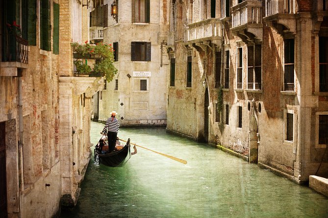 Classic 30-Minute Gondola Ride in Venice - Basilica della Salute from the water