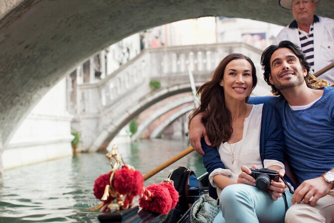 Crafted Gondola Ride under Breathtaking Bridge of Sighs™ - The biggest issue: advertised time versus time afloat