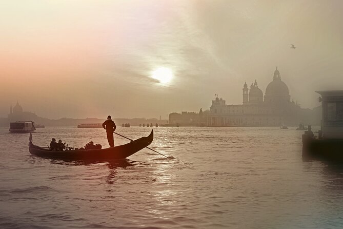 Enchanting Venice: Private Gondola Experience - What the 30-minute ride really feels like