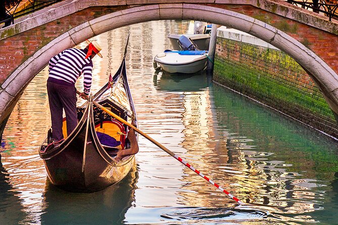 Explore the Canals on an Authentic Gondola Tour Venetian Dreams - Boarding at Calle larga de l’Ascension