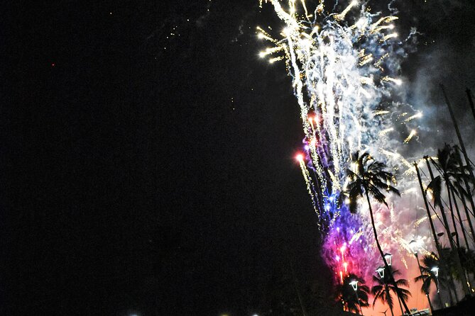 Fireworks Waikiki Gondola Cruise -lots of fun- - What Happens After the Gondola Ride