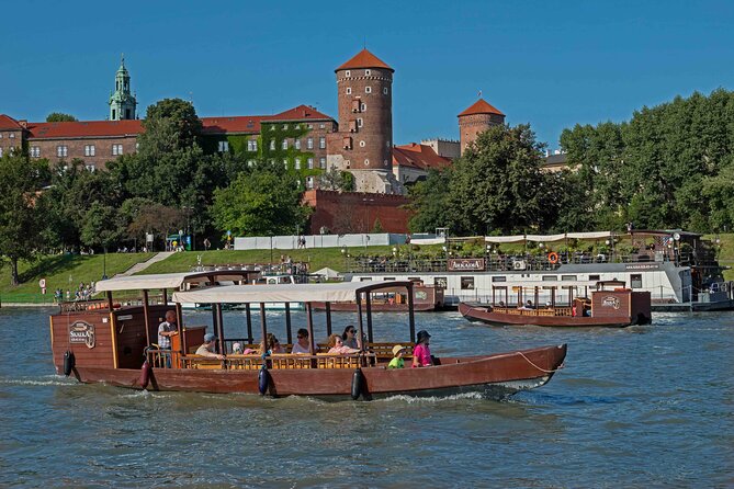 Gondola cruise The Vistula River Krakow private tour up to 12 person - A quiet hour on the Vistula