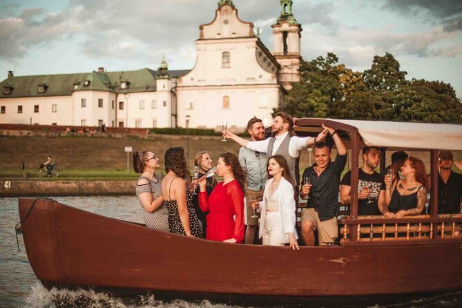 Gondola cruise The Vistula River Krakow private tour up to 12 person - Setting out beside Wawel Castle
