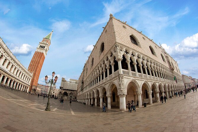 Gondola Ride & Doge's Palace Guided Tour in Venice - Why this pairing works in Venice