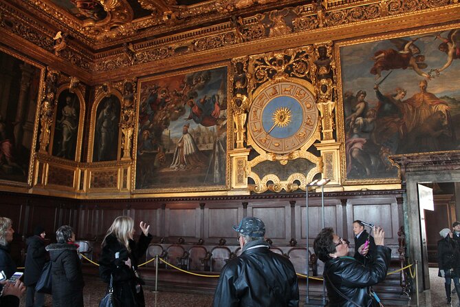 Gondola Ride & Doge's Palace Guided Tour in Venice - Timing, group size, and small practical cautions