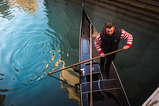 Grand Canal Gondola Experience with Live Commentary™ - Punta della Dogana and San Giorgio Maggiore