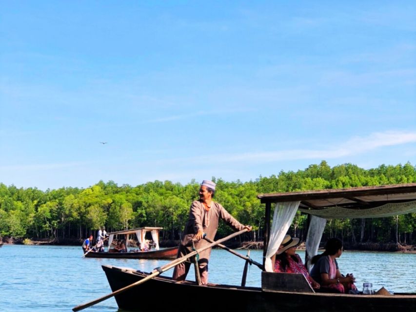 Ko Lanta: Private Gondola Cruise with Mangrove Forests - The guides make the day work