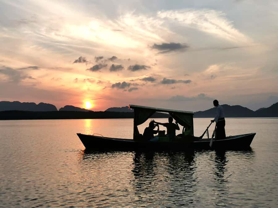 Ko Lanta: Sunrise Gondola Boat Ride with Breakfast - Returning Through the Mangrove Forest