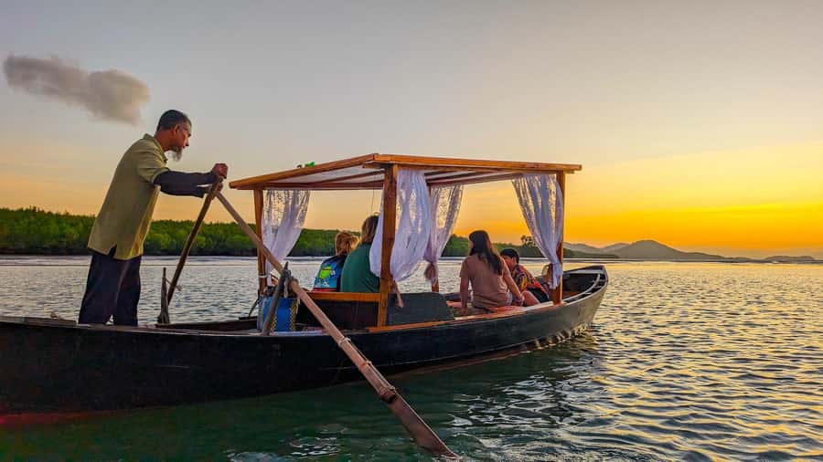 Koh Lanta: Romantic Sunrise Private Gondola Tour - Sunrise over Lanta Bay