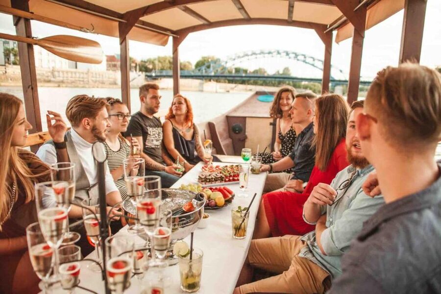 Krakow: Private Traditional Gondola Cruise - Who Should Book This Cruise?