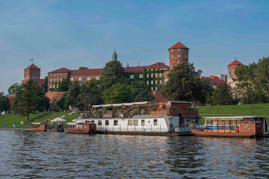 Krakow: Private Traditional Gondola Cruise - The Old City Route, From Salwator to Wawel