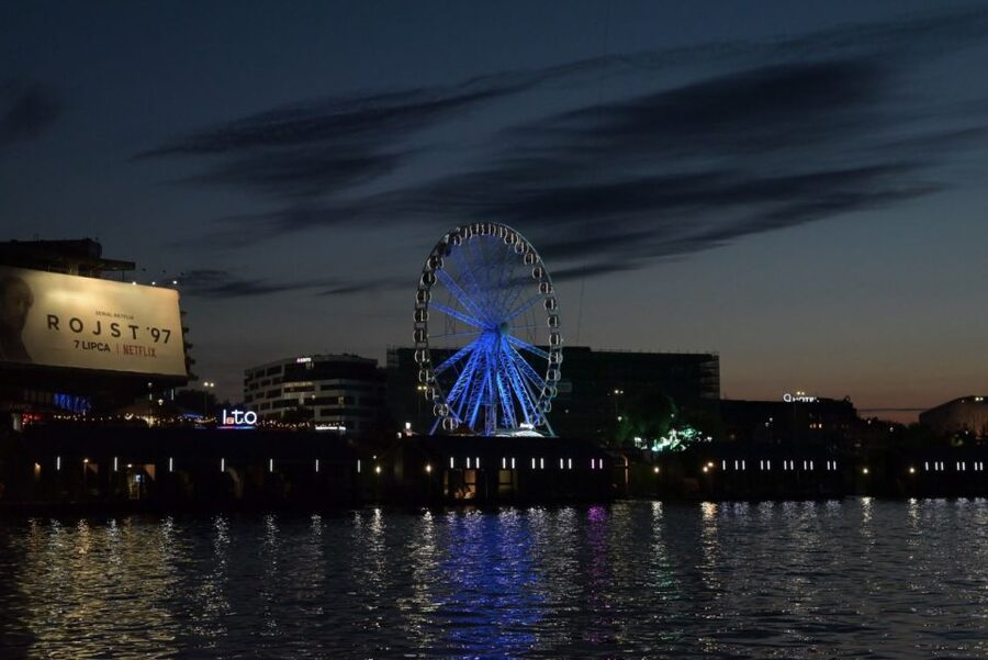 Krakow: Vistula Night Cruise by Gondola w/ Audio Commentary - Choosing the right departure time