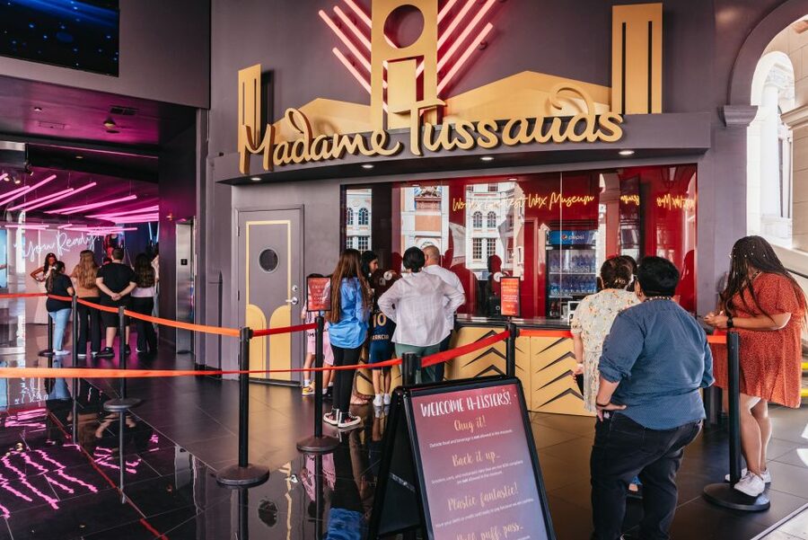 Las Vegas: Entry to Madame Tussauds with a Gondola Cruise - Why the singing matters more than the scenery
