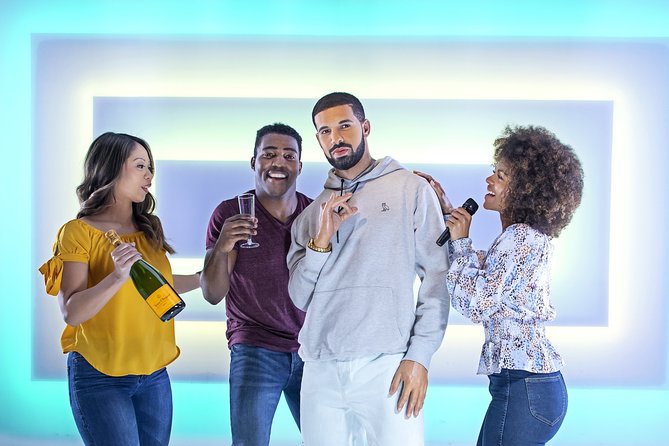 Las Vegas Super Saver: Madame Tussauds with Gondola Boat Ride - What makes the wax museum worth your time