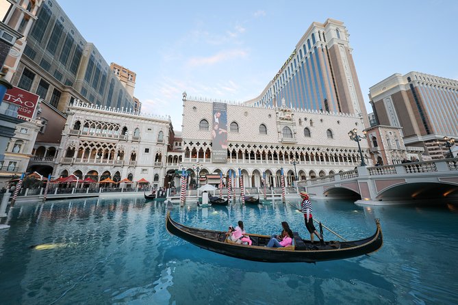 Las Vegas Super Saver: Madame Tussauds with Gondola Boat Ride - Timing the visit without creating a scheduling mess
