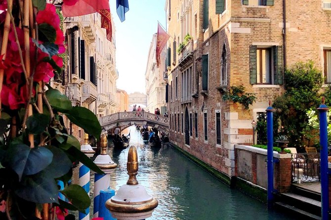Morning Walking Tour of Venice with Gondola Ride - La Fenice and Venice’s theatrical side