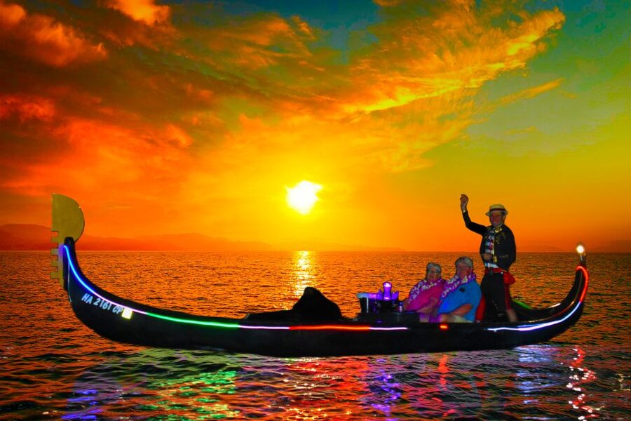 Oahu: Luxury Gondola Cruise with Drinks and Pastries - Starting Along Waikiki’s Waterways