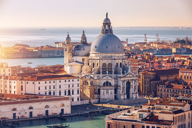 Perfect Private Venice Tour with Gondola Photoshoot - Doge’s Palace and the Gondola Portion