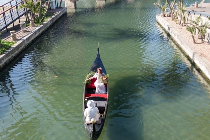 Picnic Gondola Boat Ride at Durban Point Waterfront Canal - The Picnic Basket and Its Local Touch