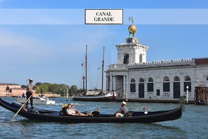 Private Crafted Gondola Ride on the Grand Canal - The Fenice area and Ai Choristi