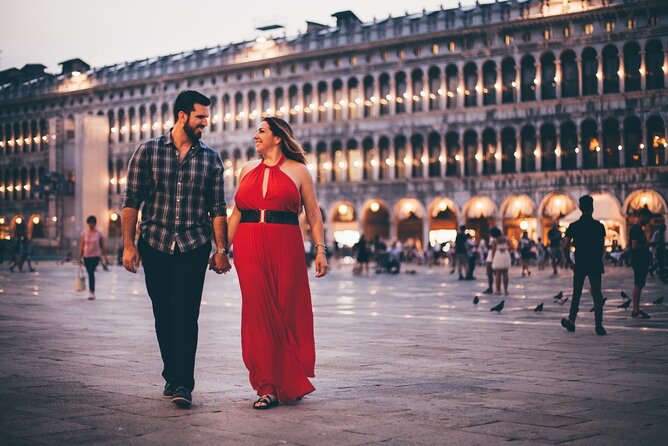 Private Gondola Ride with Professional Photographer in Venice - What you receive in the online gallery
