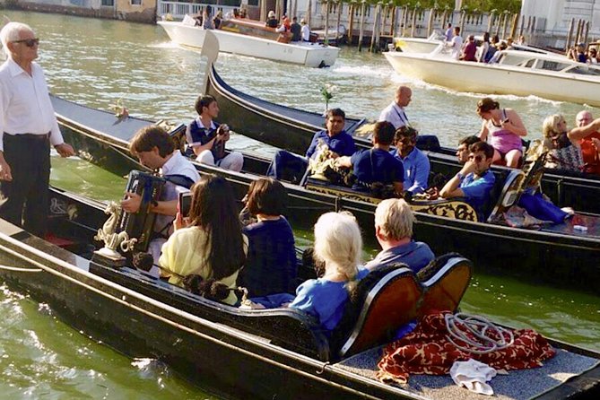 Private Gondola Ride with Serenade in Venice - Narrow canals and close-up palazzos