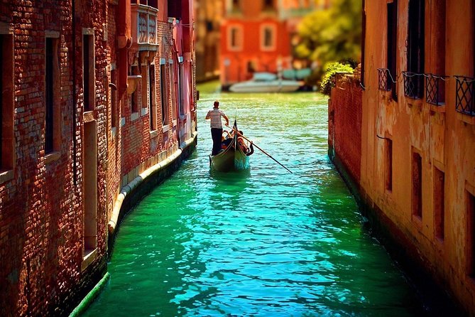 Private Gondola Serenade with Music - Capacity rules matter for groups of four or more
