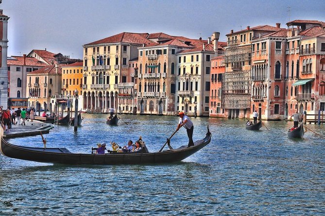 Private Gondola Serenade with Music - Meeting at Museo Correr in Piazza San Marco