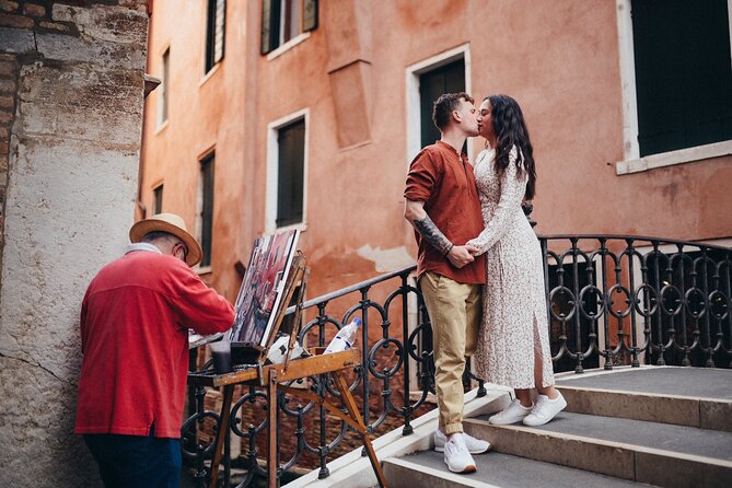 Private Photo Shoot in Venice with Gondola Ride Included - The Photographer Makes the Difference