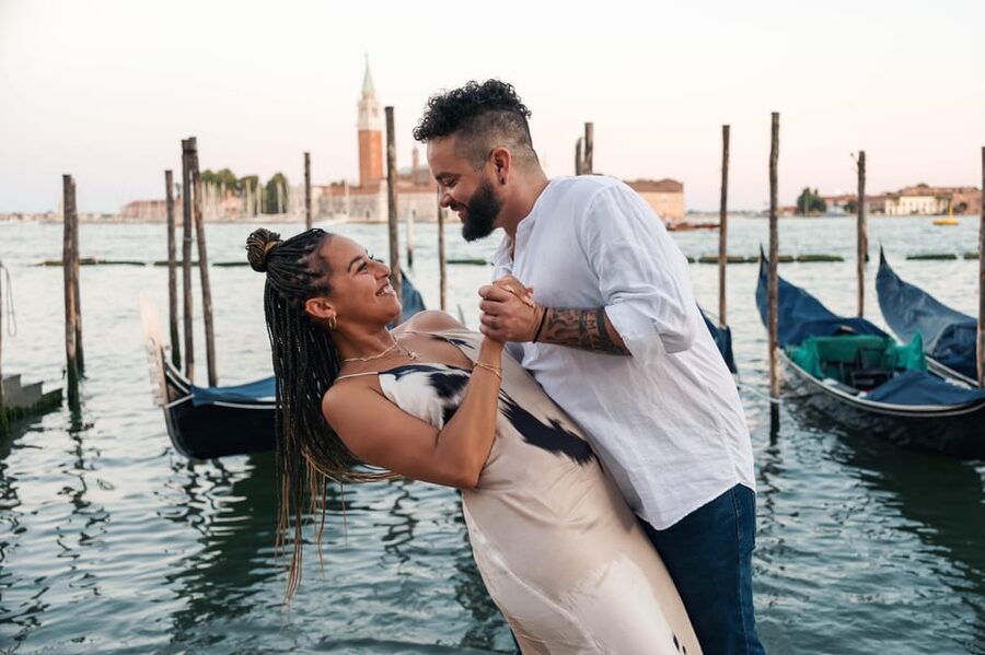 Private Photoshoot of Your Gondola Ride in Venice - Up to 100 edited photos within 72 hours