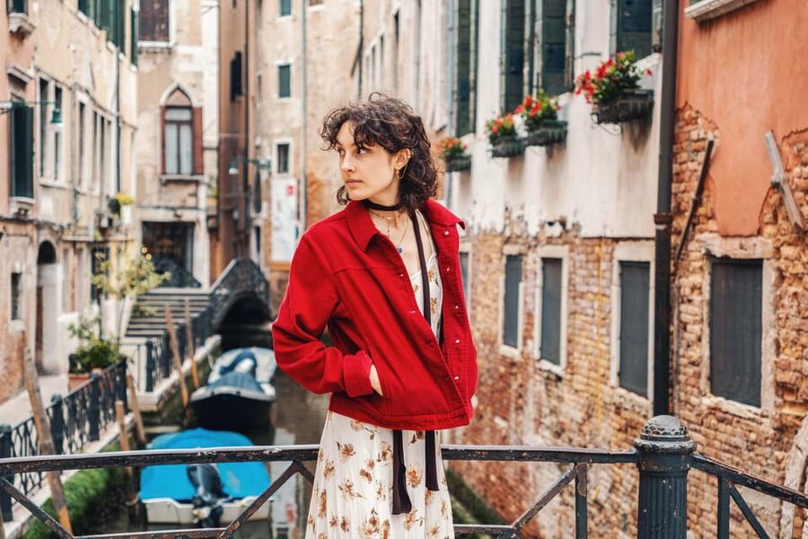 Private Photoshoot of Your Gondola Ride in Venice - Is $368.18 good value for four people?