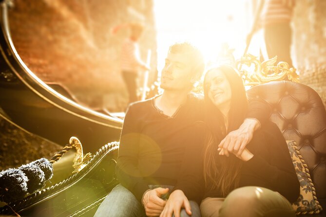 Private Photoshoot on Personal Gondola in Venice - Rialto Bridge and the final photographs