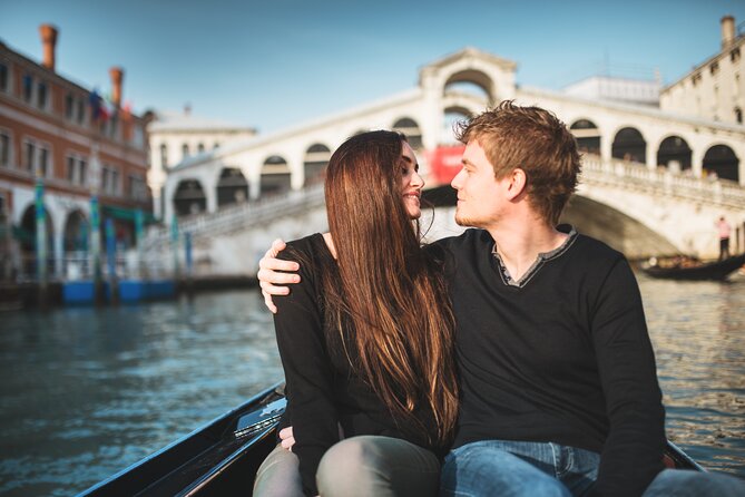Private Photoshoot on Personal Gondola in Venice - Photo delivery and possible extra charges