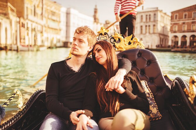 Private Photoshoot on Personal Gondola in Venice - Meeting at Caffè Florian in St. Mark’s Square