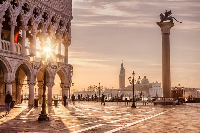 Private Venice City Tour and Gondola Ride - Doge’s Palace and the machinery of power