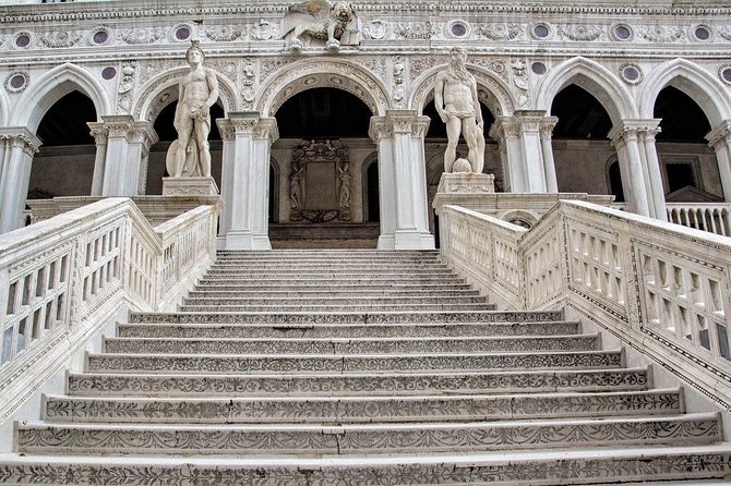 Private Venice City Tour and Gondola Ride - St. Mark’s Basilica and the fine print on admission