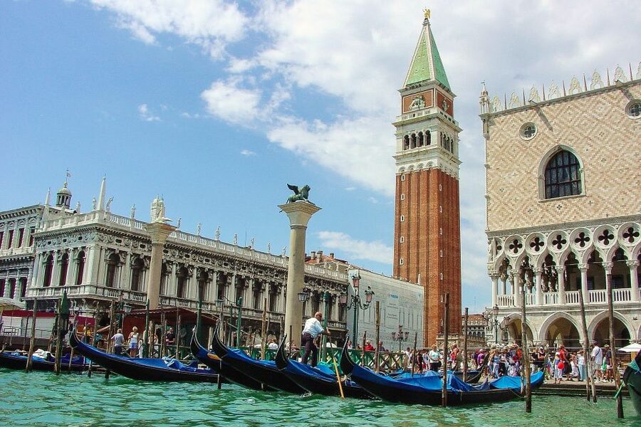 Private Venice Walking Tour and Gondola Ride - Starting beneath the columns of St. Mark’s Square
