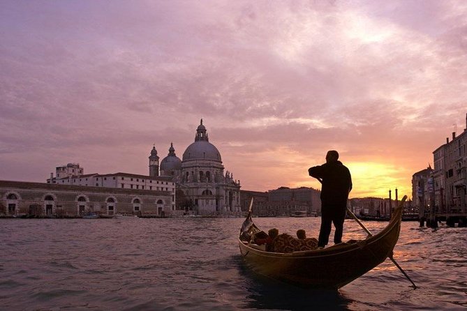 Romantic Venice: 30 Minute Gondola Ride with Serenade - Key points to know before you book
