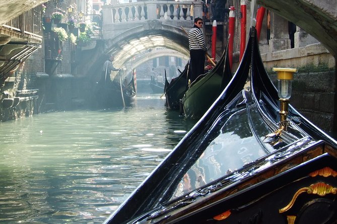 Romantic Venice: 30 Minute Gondola Ride with Serenade - Santa Maria della Salute brings the grand finale