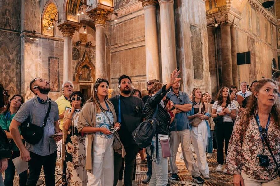 St. Mark's Basilica Tour with Priority Entrance + Gondola - Key points at a glance