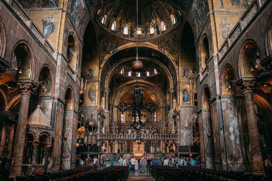 St. Mark's Basilica Tour with Priority Entrance + Gondola - How long is the visit?