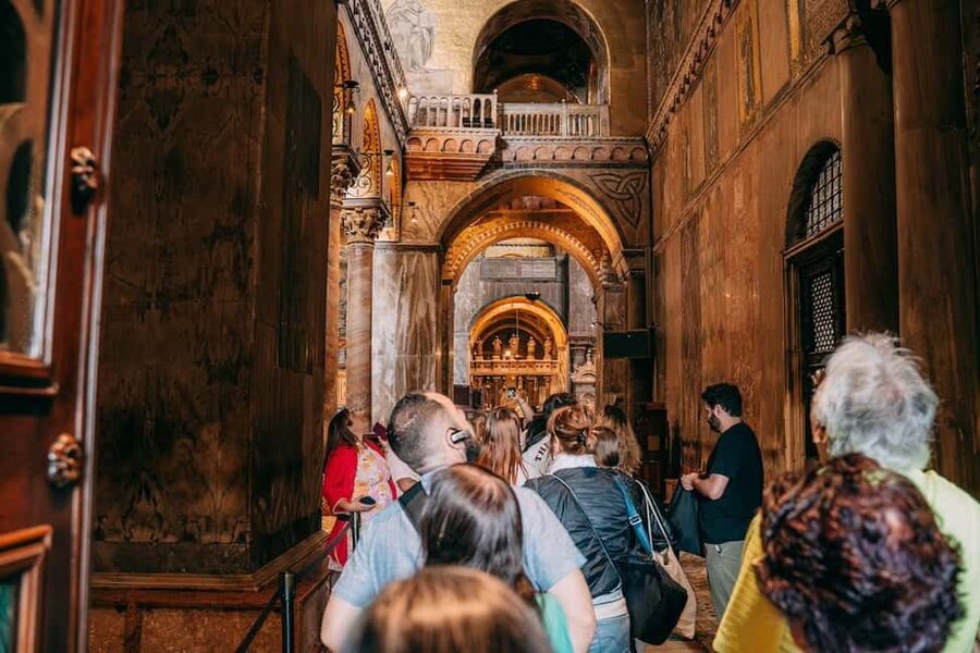 St. Mark's Basilica Tour with Priority Entrance + Gondola - Optional gondola ride: worth adding?